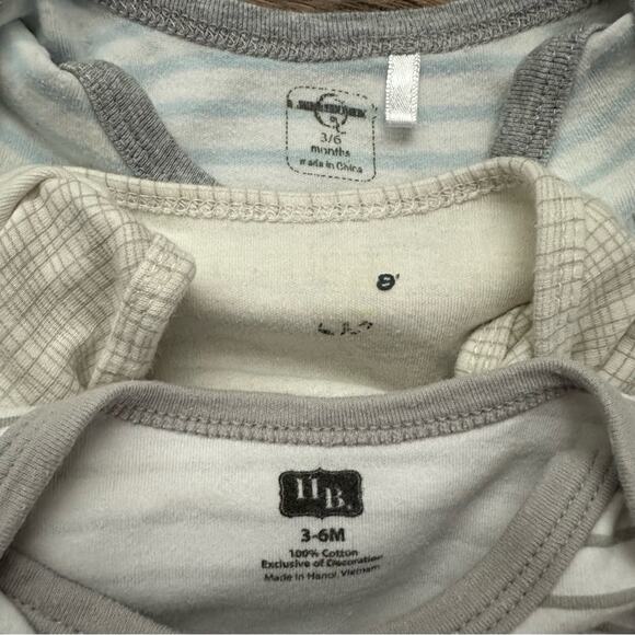 Blue and grey short sleeve onesie bodysuit bundle, size 3-6 month (set of 3) - Picture 9 of 9